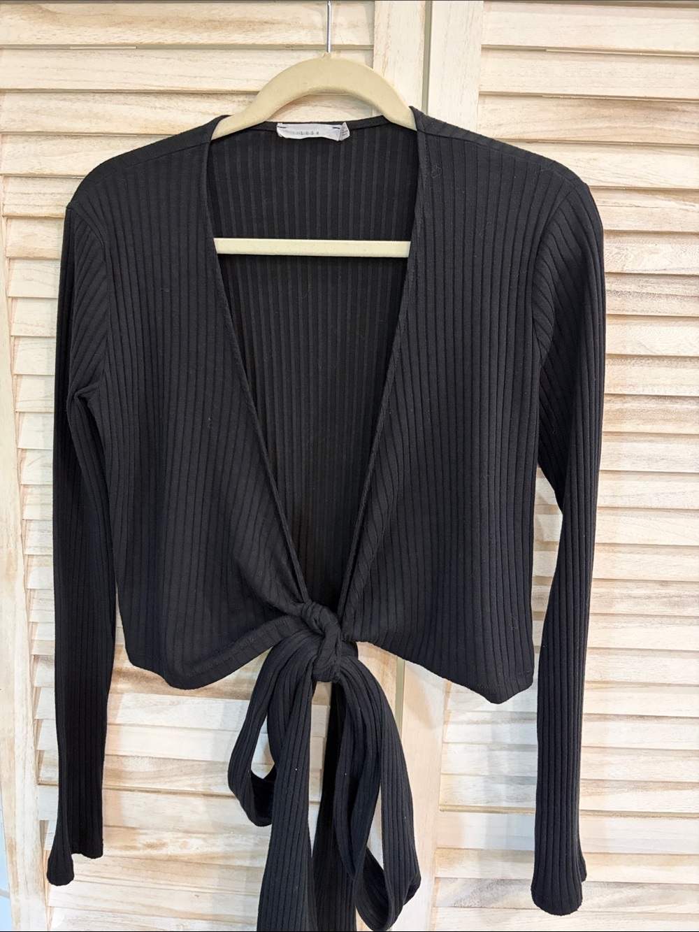 LUSH black Ribbed Tie-Front Long Sleeve Top